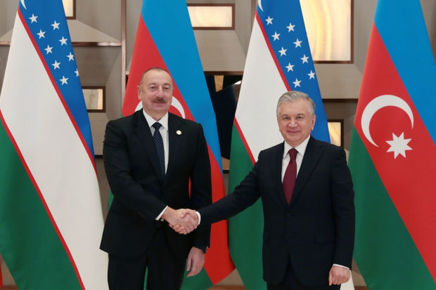 ilham-eliyev-daskendde-savkat-mirziyoyev-ile-gorusub-foto